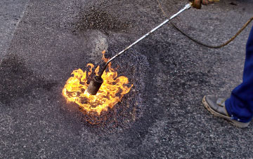 Tong flat roofing repairs